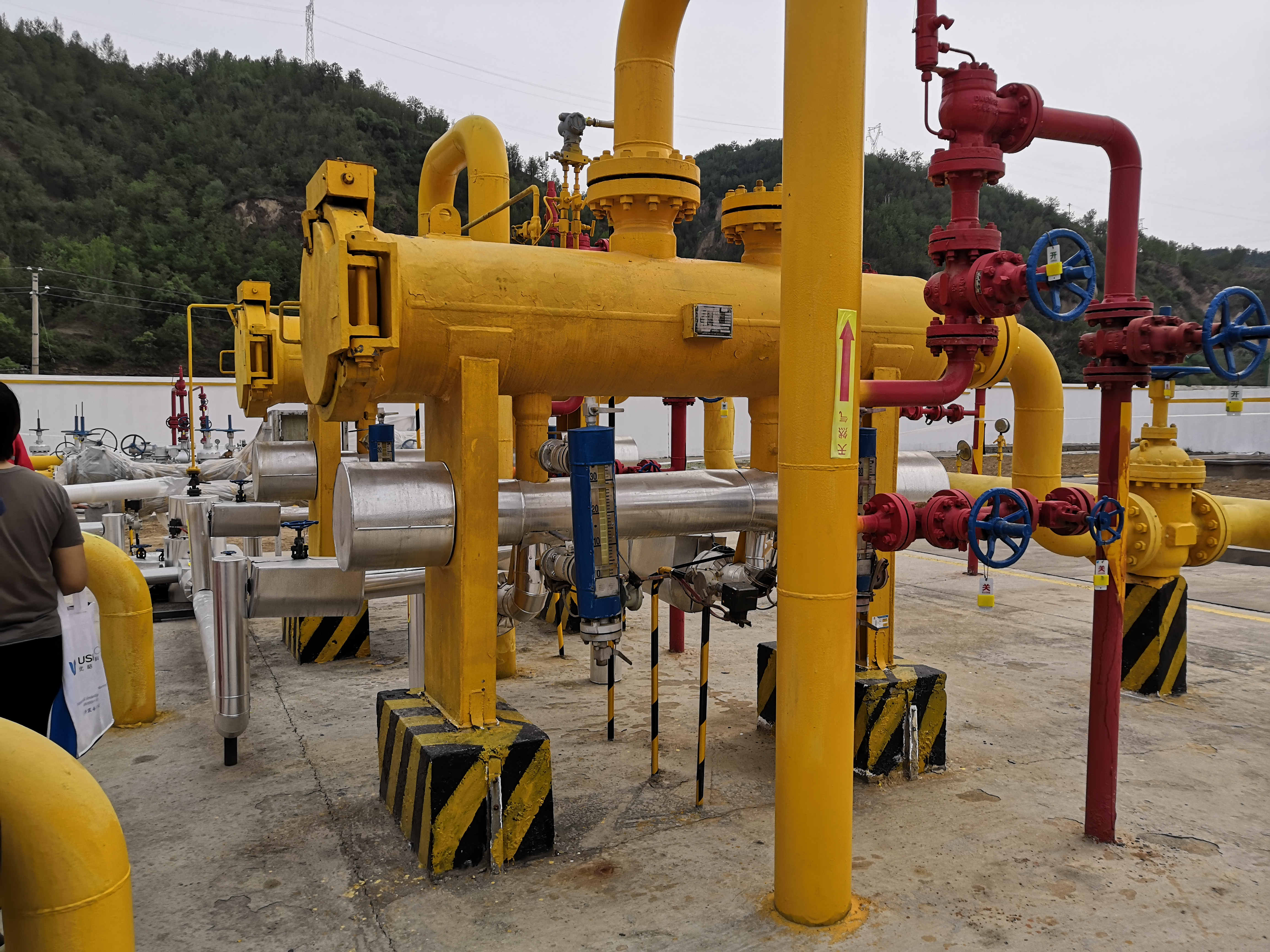 凈化廠聚潔濾芯更換現(xiàn)場